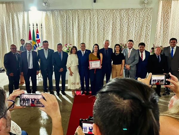 Câmara de Uchoa celebra centenário com entrega de Título de Cidadã Uchoense à Deputada Letícia Aguiar